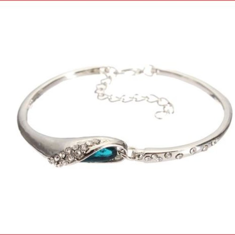 Ladies Charming Blue Rhinestone Silver Hand Chain - Picture 3 of 5
